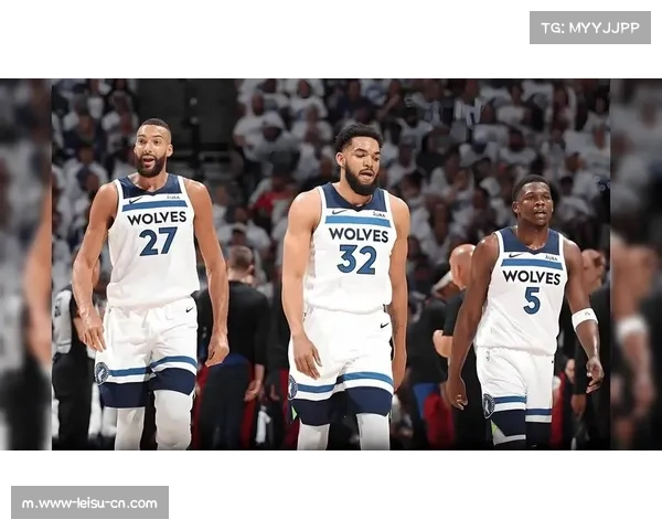 森林狼爱德华兹中距离投射进步，半场进攻体系多元化