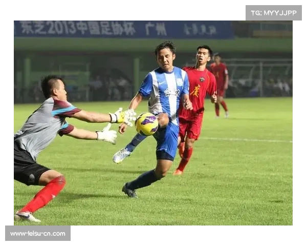 奥格斯堡锋线核心轻伤 赛后检查确认无碍下轮